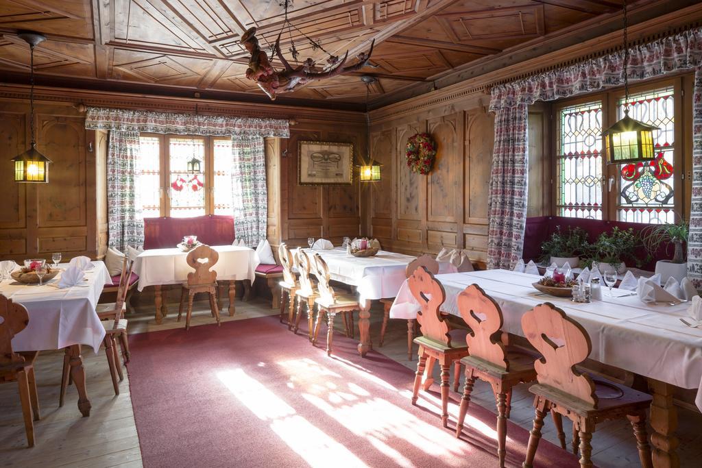 Isserwirt Sistrans Bagian luar foto