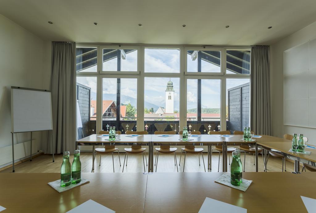 Isserwirt Sistrans Bagian luar foto